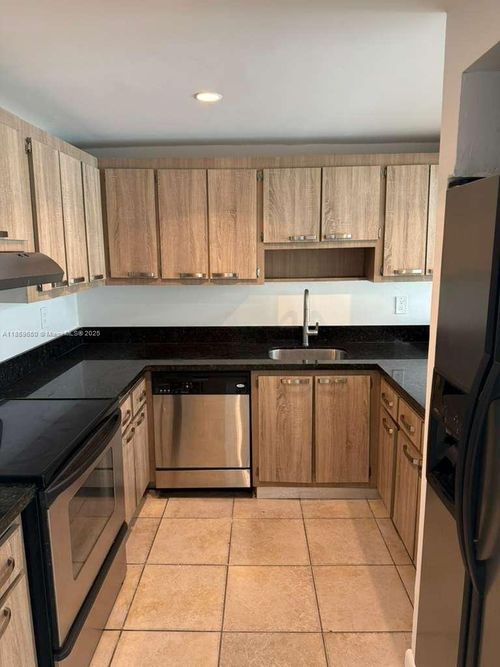 apt-115-6930 Nw 186th St, Hialeah, FL, 33015-3299 | Card Image