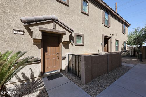8186 W Colcord Canyon Rd, Phoenix, AZ, 85043-1135 | Card Image