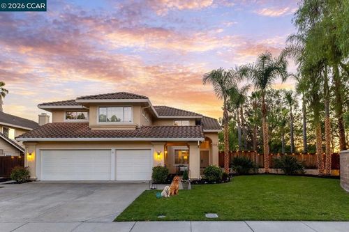 988 Roma St, Livermore, CA, 94551-2566 | Card Image