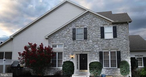 1053 Hammon Ave, Ephrata, PA, 17522-2922 | Card Image
