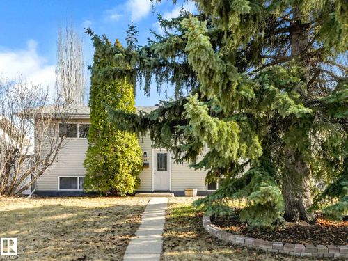 32 Manor Dr, Spruce Grove, AB, T7X2G8 | Card Image