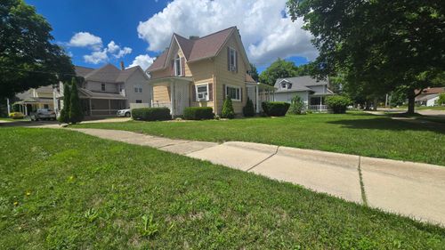 301 N Sheldon St, Charlotte, MI, 48813-1453 | Card Image
