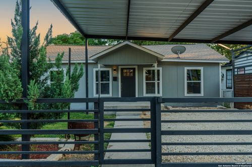 1506 W Wildwood Dr, San Antonio, TX, 78201-2951 | Card Image