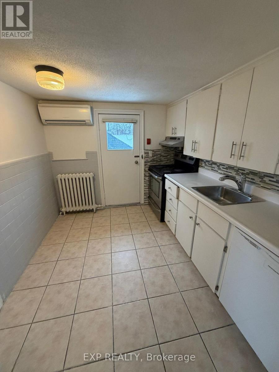 Residential Lease in Toronto (Junction Area) 3