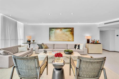 1002-2127 Brickell Ave, Miami, FL, 33129 | Card Image