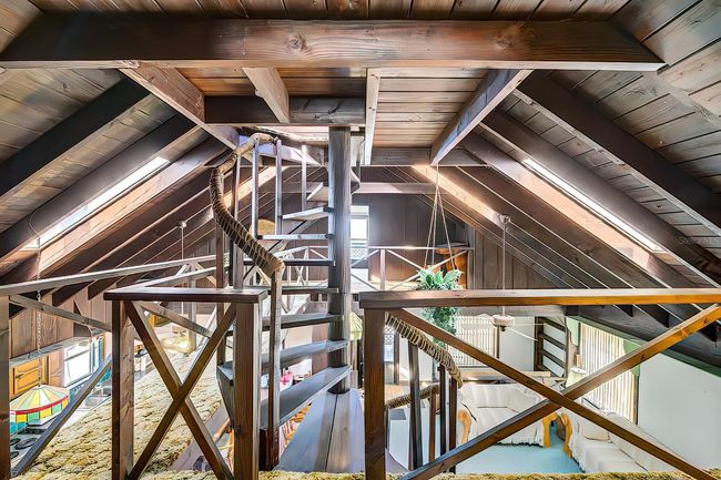 Steps continue up to Cupola | Image 25