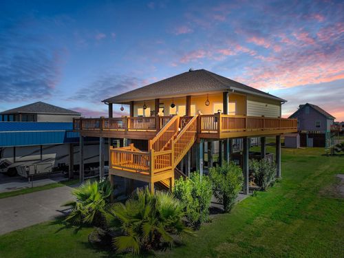 938 S Sage, Crystal Beach, TX, 77650 | Card Image