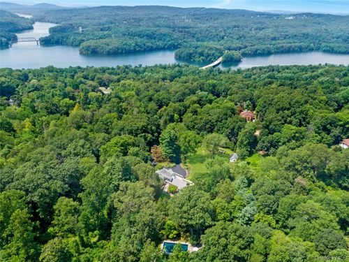 360 Crow Hill Rd, Mount Kisco, NY, 10549-3806 | Card Image