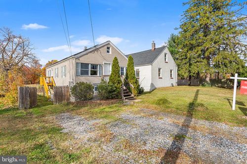 4 Creekview Ave, Trenton, NJ, 08610-4320 | Card Image