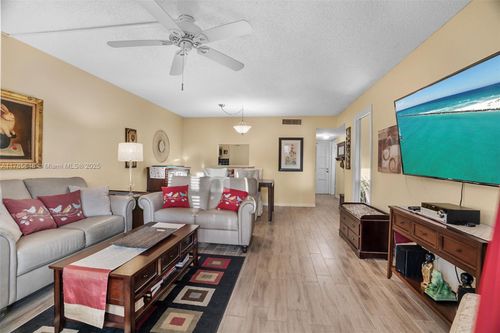 apt-106-4270 Nw 40th St, Lauderdale Lakes, FL, 33319-4836 | Card Image