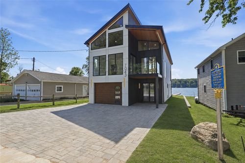 7043 Lake Bluff Rd, Wolcott, NY, 14590-9316 | Card Image