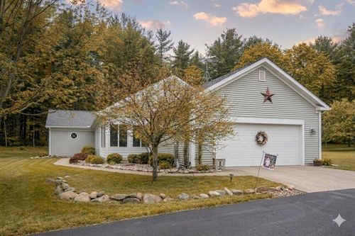 9131 N 42nd St, Hickory Corners, MI, 49060-9510 | Card Image