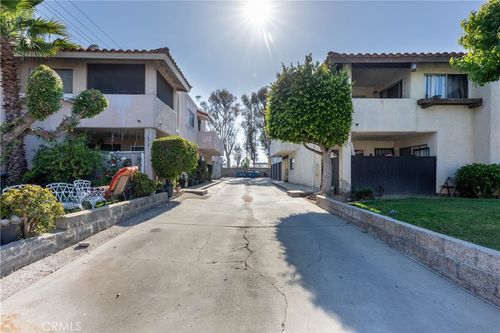 c-18981 Valley Cir, Huntington Beach, CA, 92646-1959 | Card Image