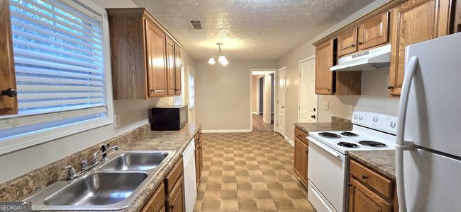 320 Valley View Dr, House other with 3 bedrooms, 3 bathrooms and null parking in Fairburn GA | Image 11