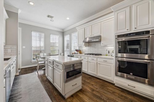 2630 Shady Acres Lndg, Houston, TX, 77008-7078 | Card Image