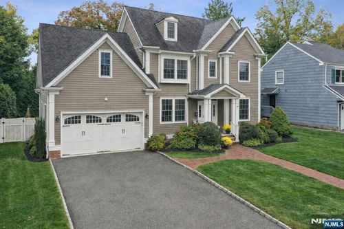 9 Mount Vernon Rd, Montclair, NJ, 07043-2417 | Card Image