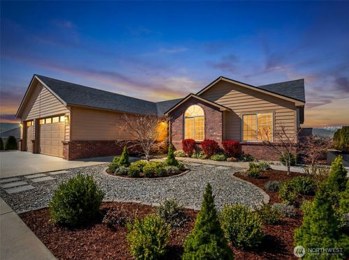 1264 Wheat Ridge Rd, East Wenatchee, WA, 98802-9028 | Card Image