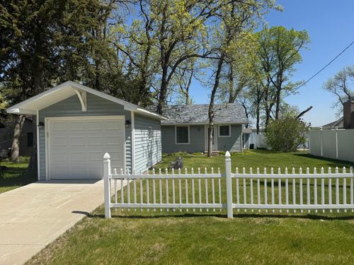 7221 100th Ave Se, Clear Lake, MN, 55319-9490 | Card Image
