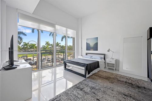 apt-232-253 Ne 2nd St, Miami, FL, 33132-2287 | Card Image