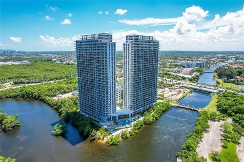 ph7-16385 Biscayne Blvd, Aventura, FL, 33160-5450 | Card Image