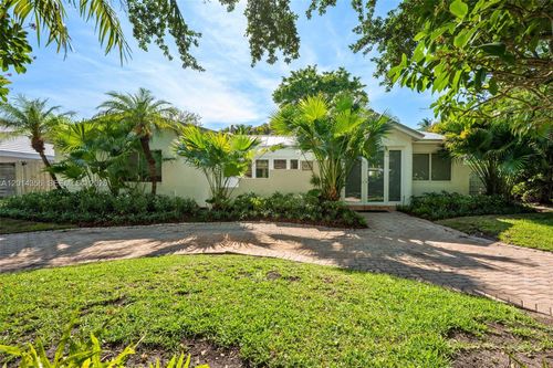 512 Warren Ln, Key Biscayne, FL, 33149-1827 | Card Image