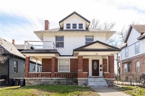 37 E 32nd St, Kansas City, MO, 64111-1105 | Card Image