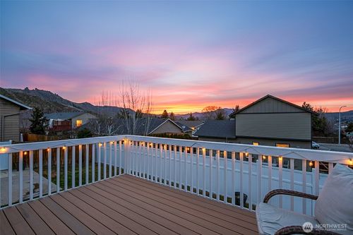 576 Saddle Rock Loop, Wenatchee, WA, 98801-9467 | Card Image