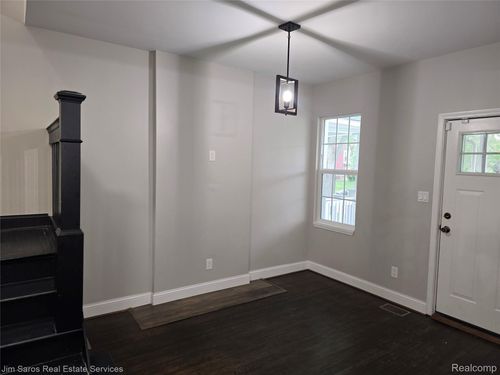 92 Englewood St, Detroit, MI, 48202-1105 | Card Image