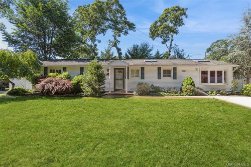 26 Huxley Ln, Ronkonkoma, NY, 11779-4560 | Card Image