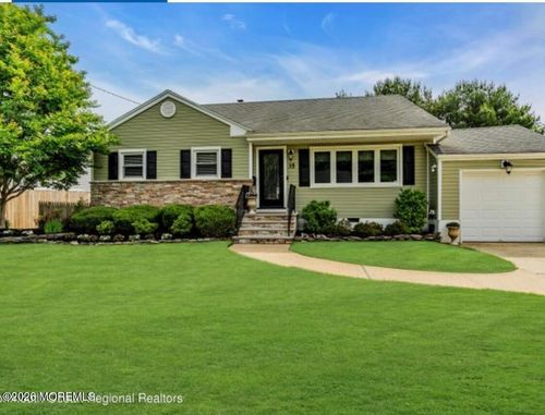 35 Arno St, Oakhurst, NJ, 07755-1001 | Card Image