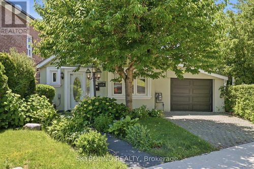 358 Silverthorn Avenue, Toronto (Keelesdale-Eglinton West), ON, M6M3G8 | Card Image