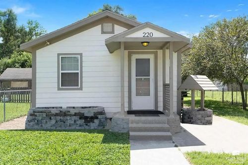 220 13th St, Ogden, KS, 66517-4017 | Card Image