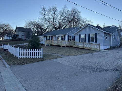 404 Pine Street, Mineral Point, WI, 53565 | Card Image