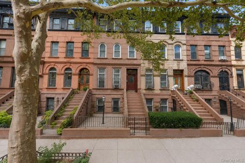 393 Park Pl, New York, NY, 10282 | Card Image