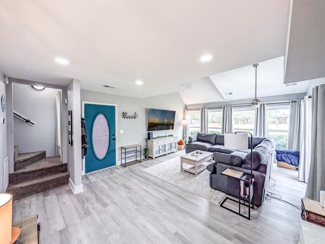 49 Auld Brass Rd-28 TV | Image 7
