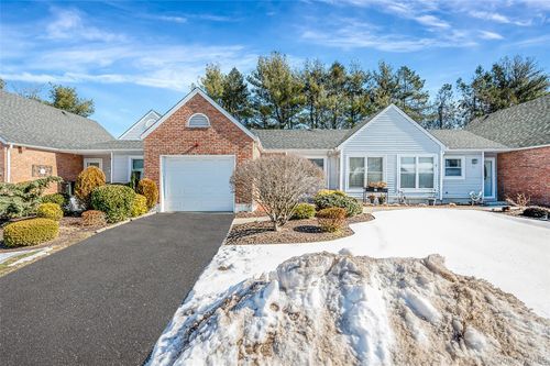 35 Chippendale Dr, Mount Sinai, NY, 11766-2605 | Card Image