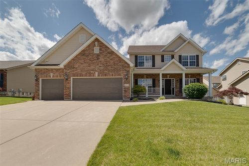 611 Derek Dr, Wentzville, MO, 63385-6843 | Card Image