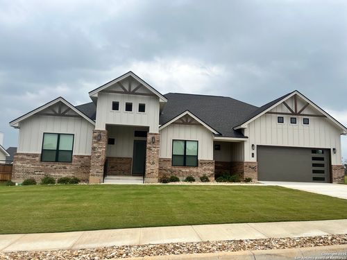 105 Ash Pkwy, La Vernia, TX, 78121-0169 | Card Image