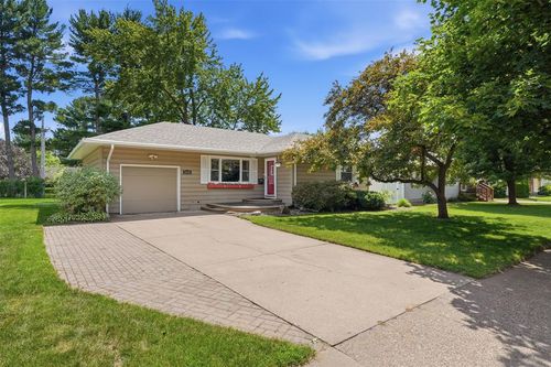 2129 E Lexington Boulevard, Eau Claire, WI, 54701 | Card Image