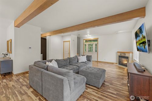 6604 198th Pl Sw, Lynnwood, WA, 98036-5901 | Card Image