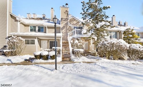 64 Encampment Dr, Bedminster, NJ, 07921-1830 | Card Image