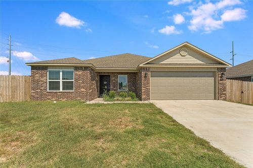 917 W Aiden Dr, Siloam Springs, AR, 72761-5192 | Card Image