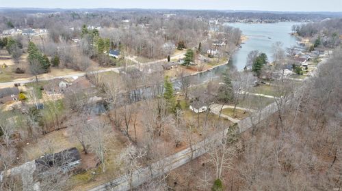 470 W Melchoir Dr S, Santa Claus, IN, 47579-6150 | Card Image