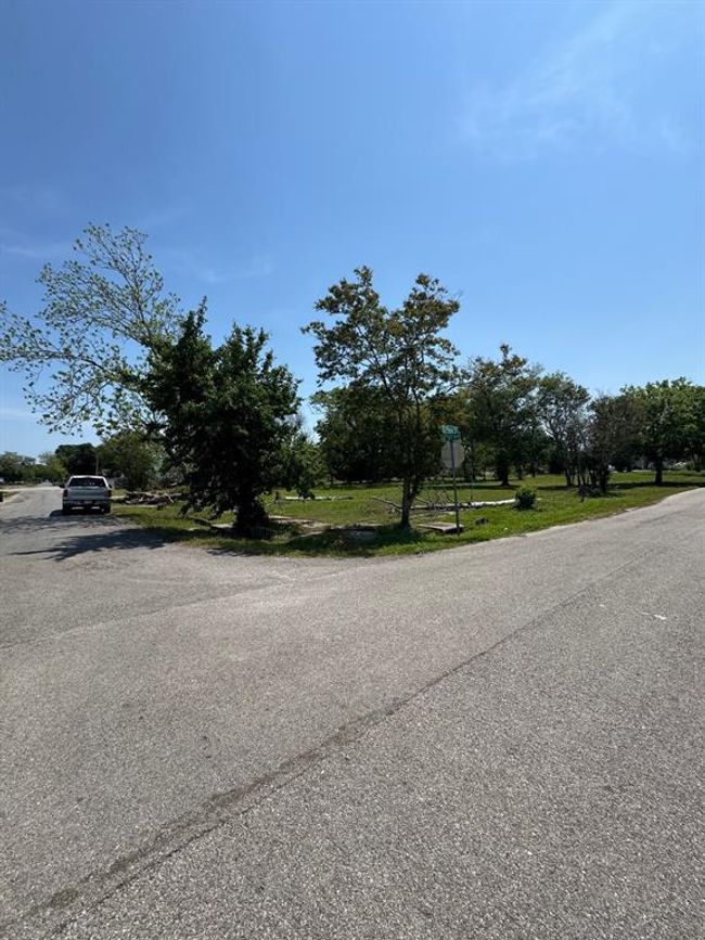 530 El Paso Ave, Home with 0 bedrooms, 0 bathrooms and null parking in Port Arthur TX | Image 5