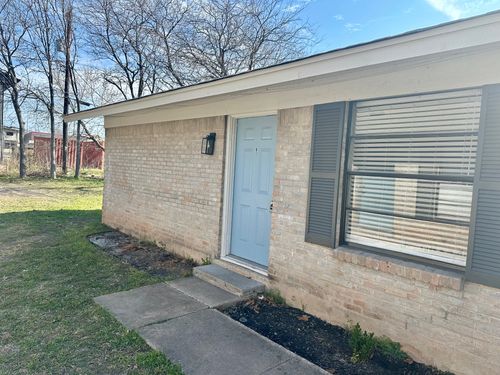b-836 N Meadows Dr, Austin, TX, 78758-4812 | Card Image