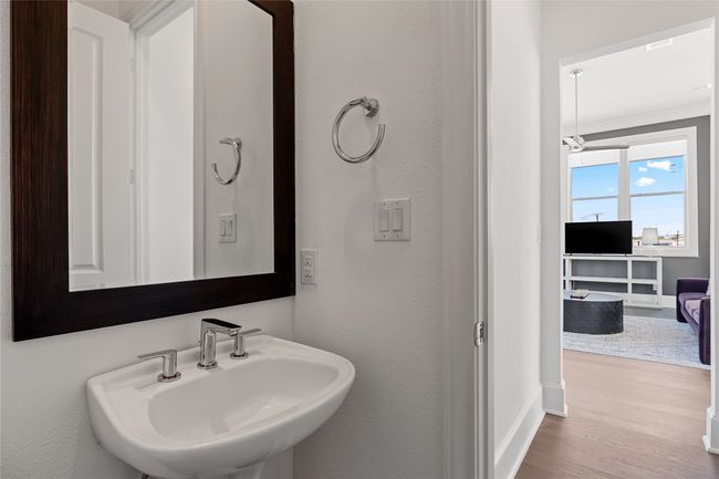 201 Carroll St, Townhouse with 3 bedrooms, 4 bathrooms and null parking in Fort Worth TX | Image 24