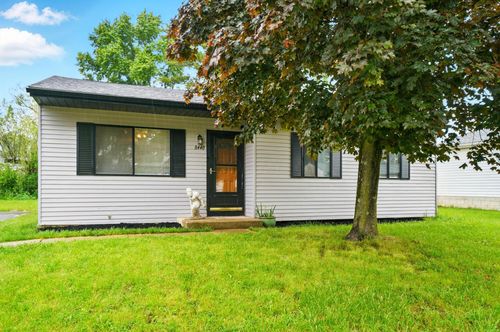 8440 Blue Lake Ave, Galloway, OH, 43119-9408 | Card Image