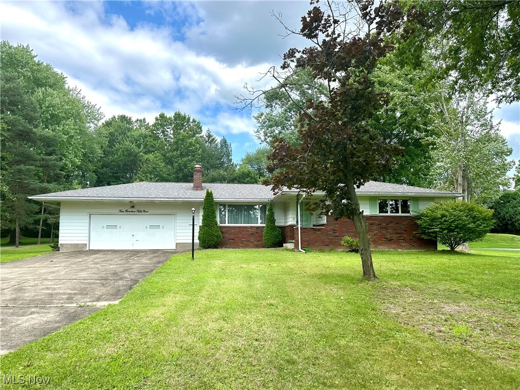 Willow Dr, Warren, OH 44484