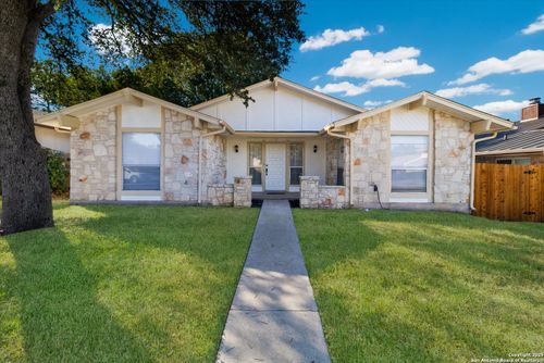 142 Bolerio Dr, Universal City, TX, 78148-3304 | Card Image