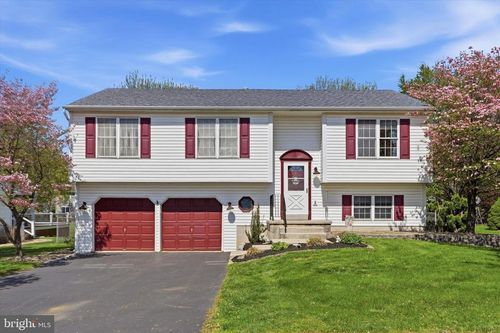 4451 Green Tree Rd, READING, PA, 19606-8902 | Card Image